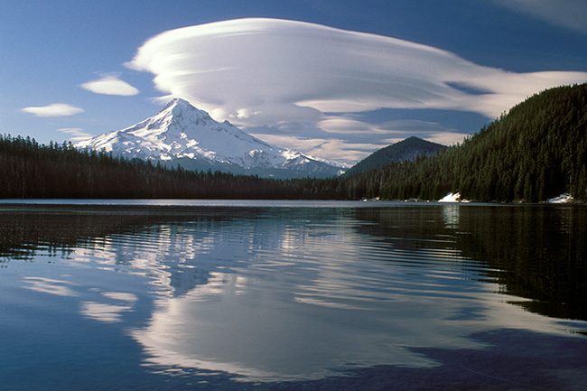 Lenticular cloud over mountain