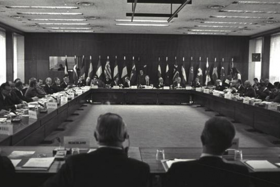 Delegates signing the ECMWF Convention